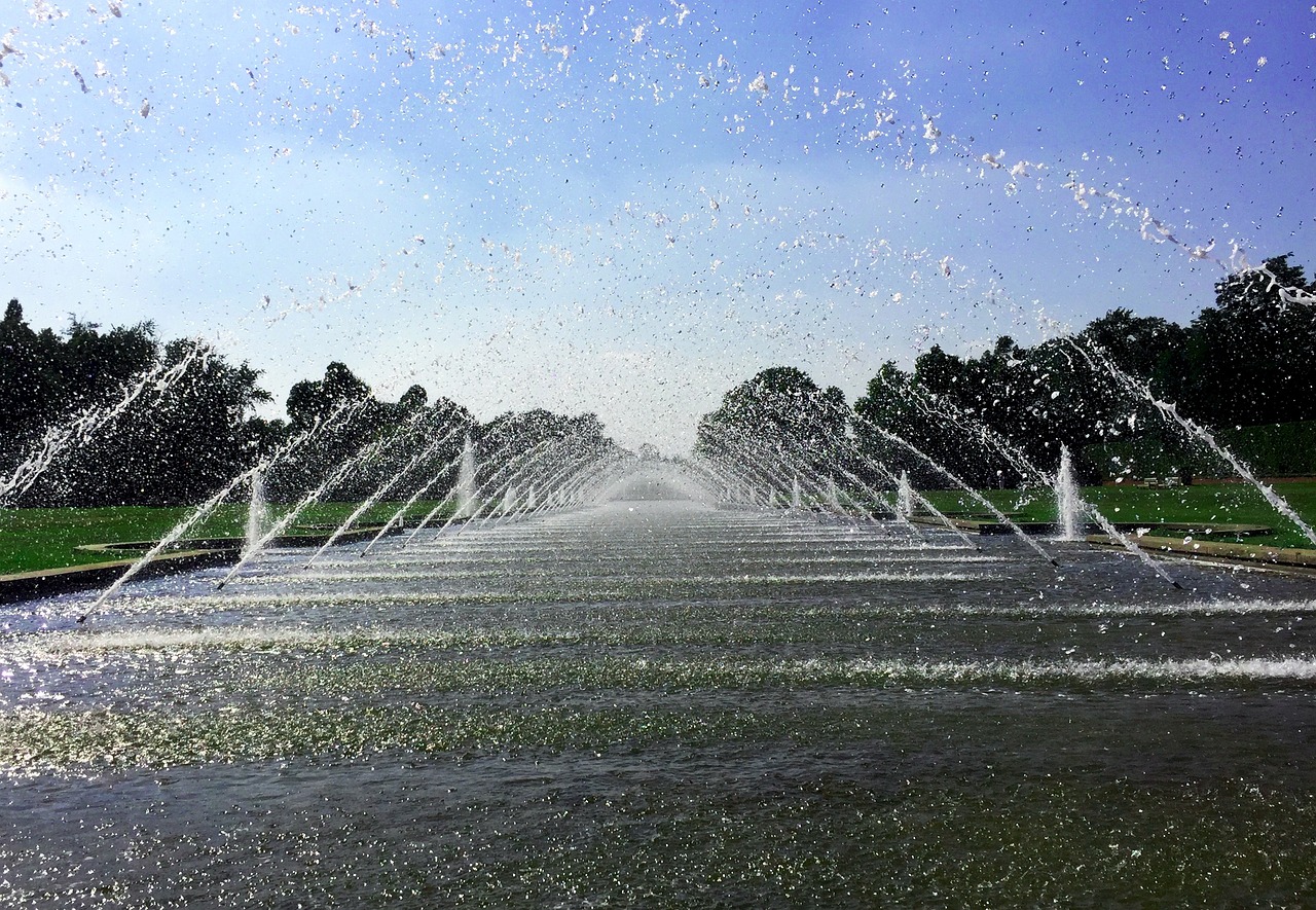 Fountain, water, water feature — How Table Reservation Systems Can Maximize Your Restaurant's Revenue